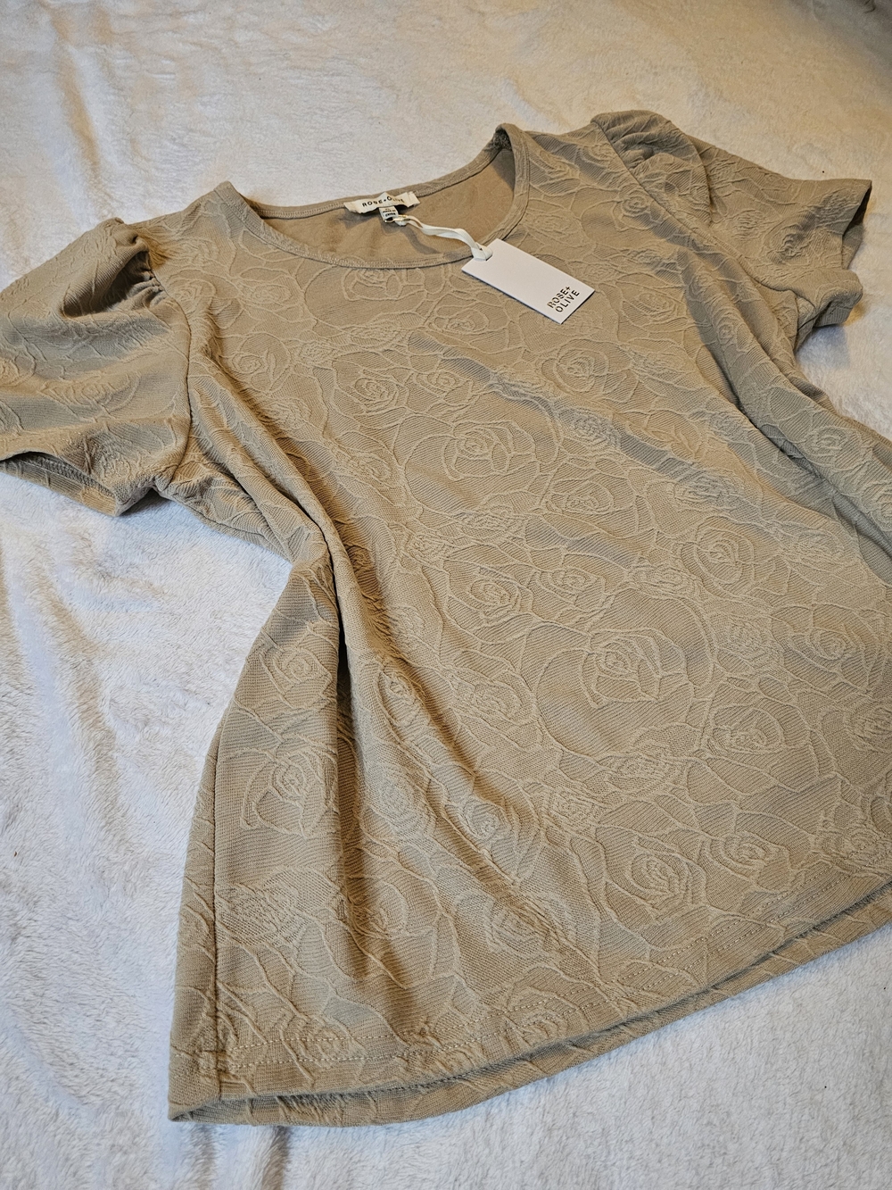Women's Textured Rose-Pattern Short Sleeve Top